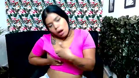 Snapshot of alisonn_hot chatting on 01/21/25, 04:21 ALISSON HOT online show from 01/21/25, 04:21