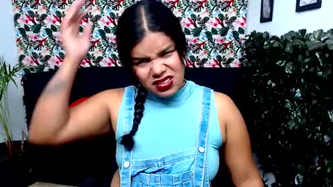 Snapshot of alisonn_hot chatting on 01/29/25, 04:05 ALISSON HOT online show from 01/29/25, 04:05