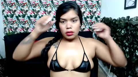 Snapshot of alisonn_hot chatting on 02/12/25, 04:12 ALISSON HOT online show from 02/12/25, 04:12