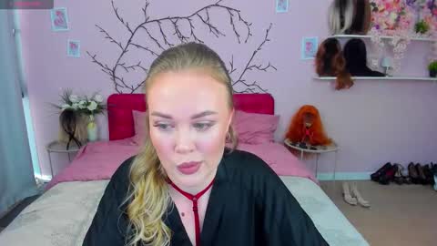 Anna online show from 02/01/26, 01:20