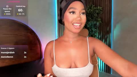 Alison Moon  online show from 10/26/25, 01:11