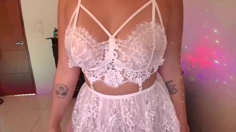 Alissa online show from 09/25/25, 02:04