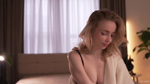 Snapshot of alissa_wxw chatting on 11/09/25, 08:12 Alissa online show from 11/09/25, 08:12