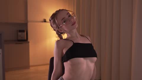 Snapshot of alissa_wxw chatting on 01/09/26, 10:11 Alissa online show from 01/09/26, 10:11