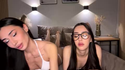 Snapshot of alissadreams chatting on 01/11/26, 06:13 Alissa online show from 01/11/26, 06:13