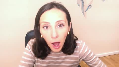 Snapshot of alissajersy_ chatting on 10/07/25, 08:33 Alissa online show from 10/07/25, 08:33