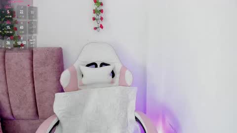 Snapshot of alisson_boobs_ chatting on 05/17/26, 11:01 Alisson online show from 05/17/26, 11:01