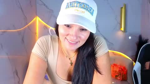 alisson_tx_ online show from 04/20/26, 07:48
