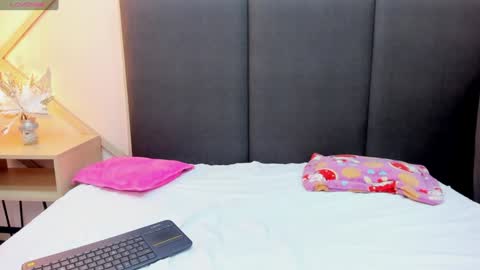 Snapshot of alissonmartin chatting on 12/24/24, 03:05 alissonmartin online show from 12/24/24, 03:05