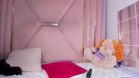 Snapshot of alissonrobertsh chatting on 11/13/25, 04:17 AlissonRobertsh online show from 11/13/25, 04:17