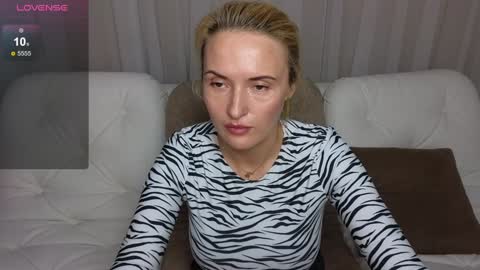 Snapshot of alisssarose chatting on 12/05/24, 07:38 alisssarose online show from 12/05/24, 07:38