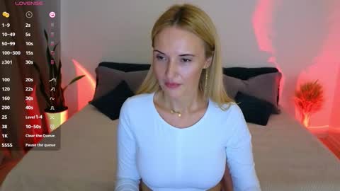 Snapshot of alisssarose chatting on 10/22/25, 08:41 alisssarose online show from 10/22/25, 08:41