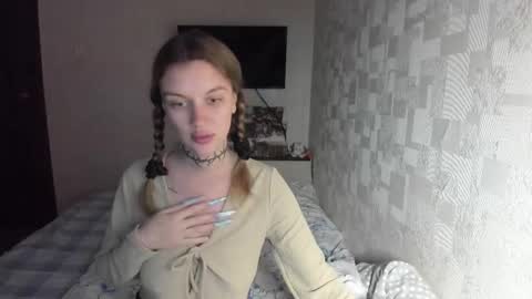 Snapshot of alistrisx chatting on 10/05/25, 02:59 AlisTrisx online show from 10/05/25, 02:59