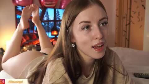 Snapshot of alitaangel_ chatting on 12/03/25, 05:22 A L I T A online show from 12/03/25, 05:22