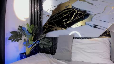 Snapshot of alivega_ chatting on 04/23/26, 07:27 online show from 04/23/26, 07:27