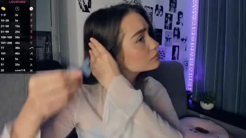 Alivia online show from 11/10/25, 09:08