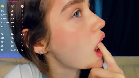 Snapshot of alivialovely chatting on 02/09/26, 11:25 Alivia online show from 02/09/26, 11:25