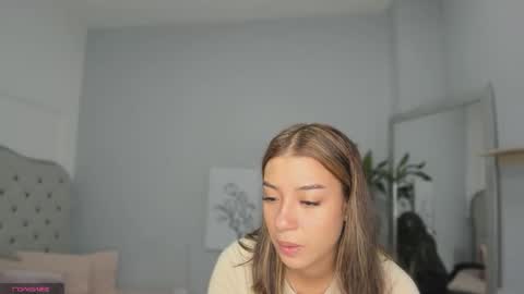 Snapshot of alix_18 chatting on 09/09/25, 11:21 alix_18 online show from 09/09/25, 11:21