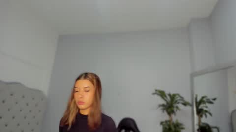 Snapshot of alix_18 chatting on 10/14/25, 11:11 alix_18 online show from 10/14/25, 11:11