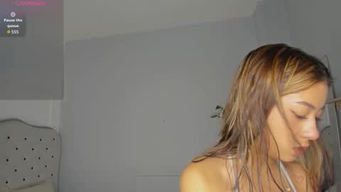 Snapshot of alix_18 chatting on 10/22/25, 11:32 alix_18 online show from 10/22/25, 11:32