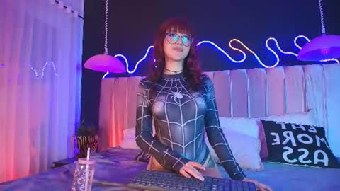 Snapshot of alixx_von_d chatting on 07/06/26, 03:36 Ali online show from 07/06/26, 03:36