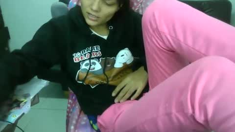 alixxe_ online show from 12/01/25, 06:18