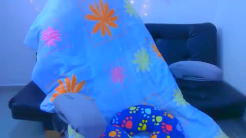 alixxe_ online show from 12/15/25, 02:32