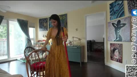 Snapshot of alizezaide chatting on 04/21/26, 06:34 Alize Zaide online show from 04/21/26, 06:34