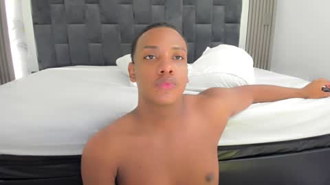 Snapshot of allan_ghersi02 chatting on 12/15/24, 10:39 Angel online show from 12/15/24, 10:39