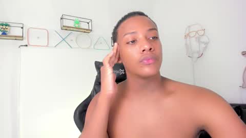 Snapshot of allan_ghersi02 chatting on 12/17/24, 10:23 Angel online show from 12/17/24, 10:23