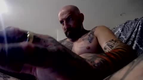 Snapshot of allaroundamazing13 chatting on 12/15/25, 01:21 allaroundamazing13 online show from 12/15/25, 01:21