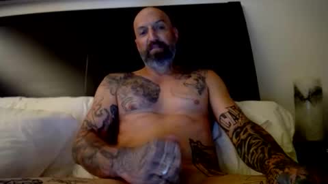 Snapshot of allaroundamazing13 chatting on 12/20/25, 01:34 allaroundamazing13 online show from 12/20/25, 01:34