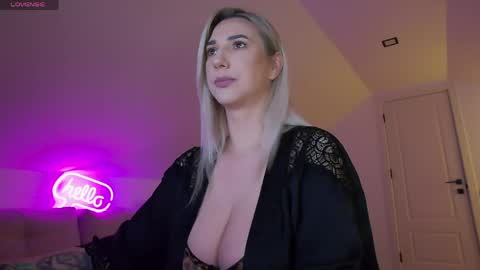 A day u didnt smile is a lost day online show from 04/10/26, 04:28