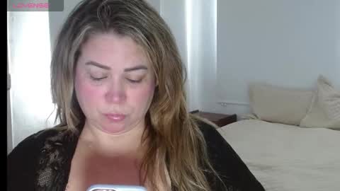 Snapshot of allegra_ferragamo chatting on 10/07/25, 08:06 Ale online show from 10/07/25, 08:06