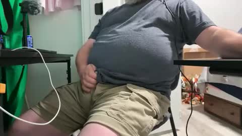 Allergictolove online show from 11/03/25, 08:32