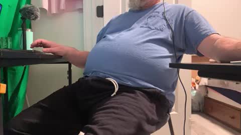 Allergictolove online show from 12/14/25, 08:57