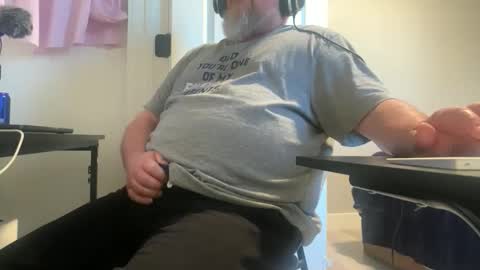 Allergictolove online show from 03/29/26, 01:05