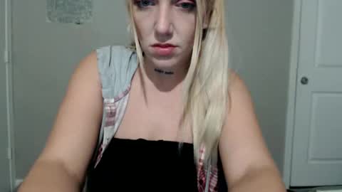 Snapshot of allforthedxll chatting on 01/16/25, 03:56 allforthedxll online show from 01/16/25, 03:56