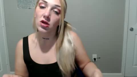 Snapshot of allforthedxll chatting on 01/22/25, 10:40 allforthedxll online show from 01/22/25, 10:40