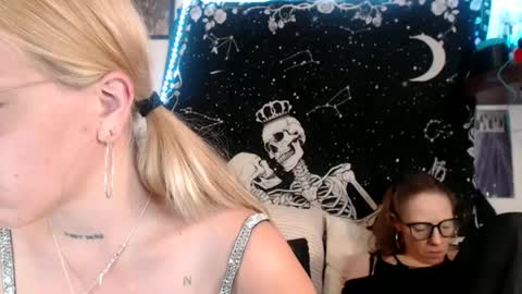 Snapshot of allforthedxll chatting on 03/11/25, 11:01 allforthedxll online show from 03/11/25, 11:01