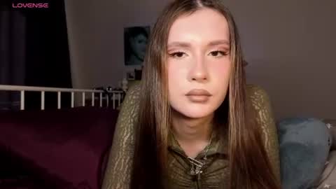 Snapshot of allgloryforloryy chatting on 06/22/26, 12:57 Lory Glory online show from 06/22/26, 12:57