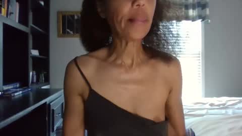 wishlist on bio online show from 09/12/25, 05:13