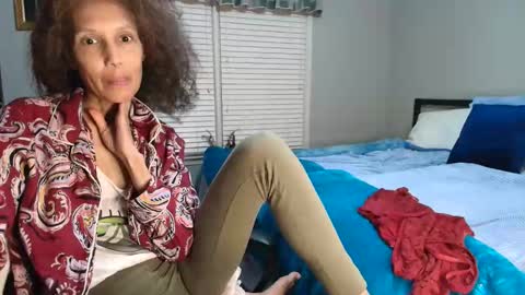 wishlist on bio online show from 10/31/25, 12:00