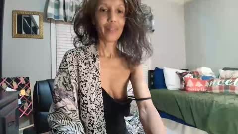 wishlist on bio online show from 12/14/25, 02:06