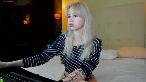 alli_aster online show from 02/23/26, 12:52