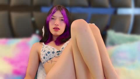 Snapshot of alliciakim chatting on 01/07/25, 10:52 Allicia online show from 01/07/25, 10:52