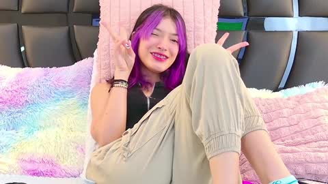 Snapshot of alliciakim chatting on 01/11/25, 07:05 Allicia online show from 01/11/25, 07:05