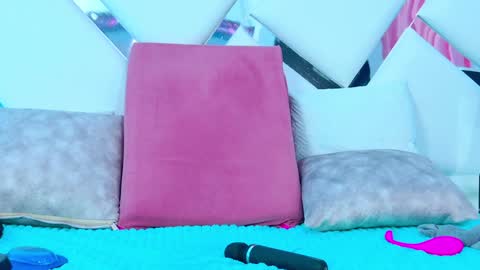 Snapshot of alliciakim chatting on 01/19/25, 01:21 Allicia online show from 01/19/25, 01:21