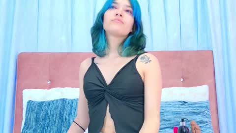 Snapshot of alliciakim chatting on 11/02/25, 07:05 Allicia online show from 11/02/25, 07:05