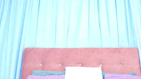 Snapshot of alliciakim chatting on 11/21/25, 07:23 Allicia online show from 11/21/25, 07:23